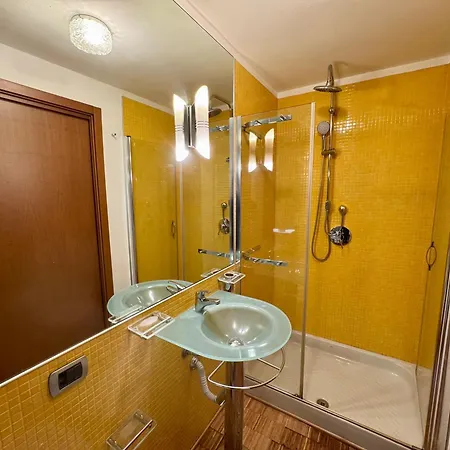 Loft Di Via Gluck Con Terrazzo Appartement