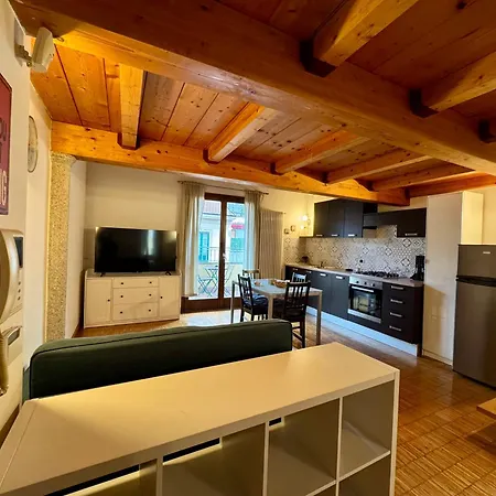Loft Di Via Gluck Con Terrazzo *
